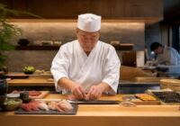 Proslulý mistr sushi, tvůrce ikonického pokrmu, který změnil jídelní scénu v Los Angeles, zemřel