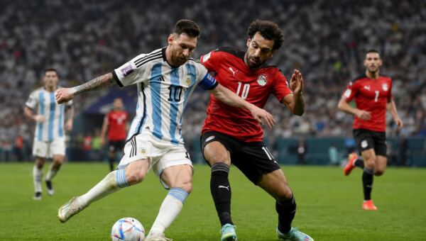 Napínavý duel: Argentina vs Egypt na fotbalovém šampionátu