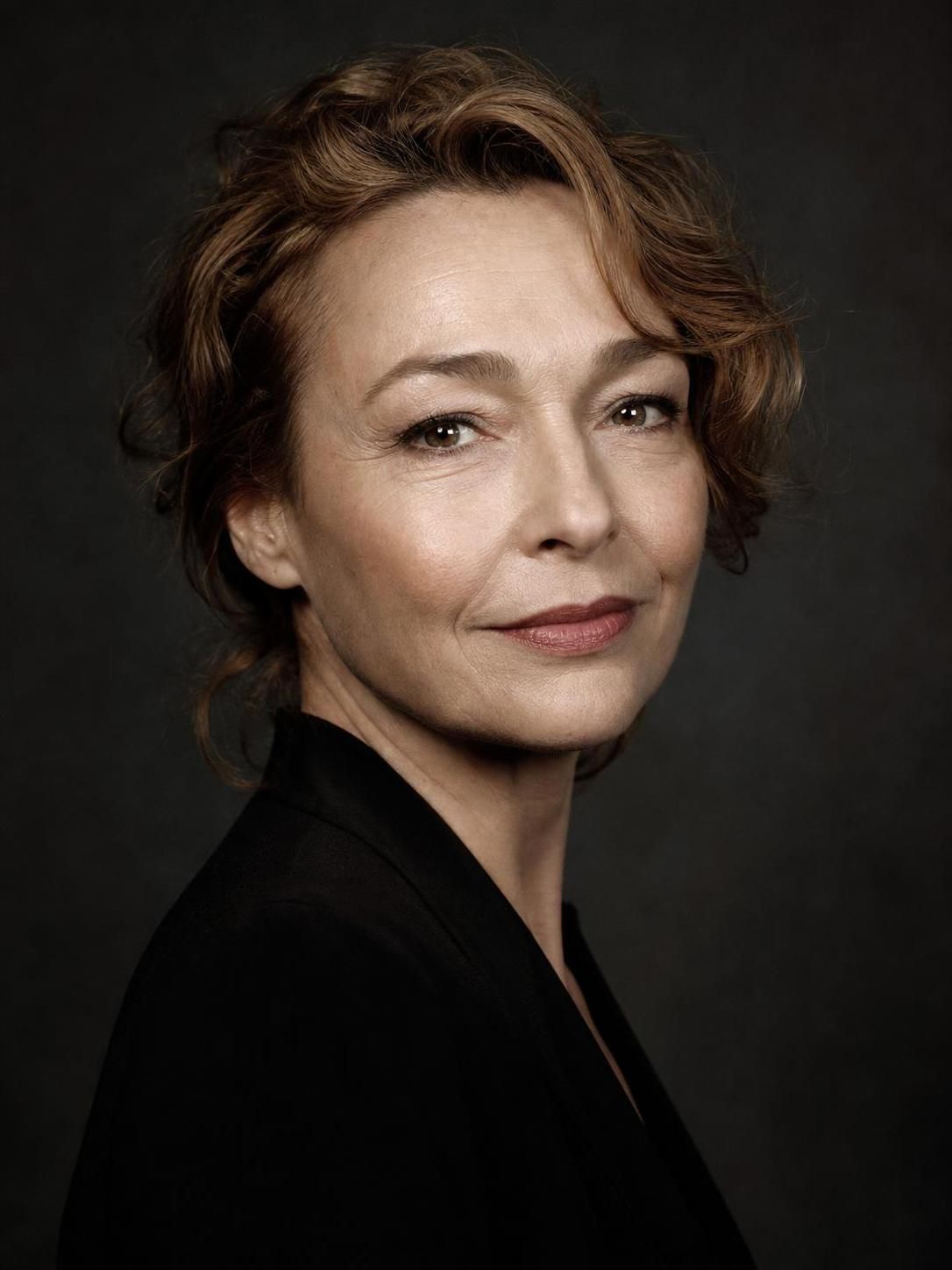 objevte profil a uměleckou kariéru dominique frot, talentované herečky známé pro své výrazné role a přínos v oblasti filmu a divadla.