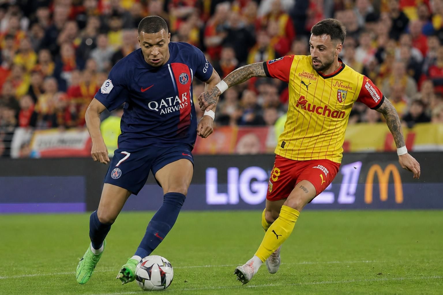 napínavý souboj gigantů francouzské ligue 1 mezi lens a psg – sledujte nejlepší momenty, analýzy a výsledky této prestižní fotbalové bitvy.
