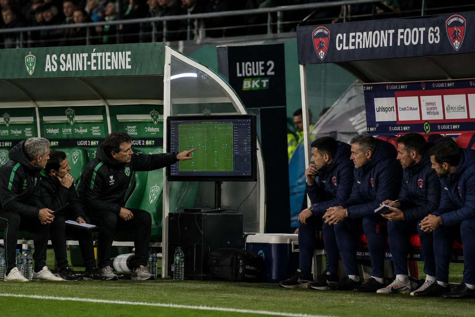 napínavý fotbalový souboj mezi saint-étienne a clermontem plný emocí a dramatických momentů. sledujte bitvu gigantů na hřišti!
