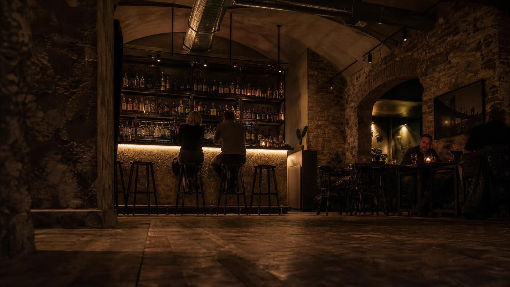 objevte nejlepší místa pro večerní zábavu v praze. restaurace, kluby a kulturní akce pro nezapomenutelný večer ve městě.