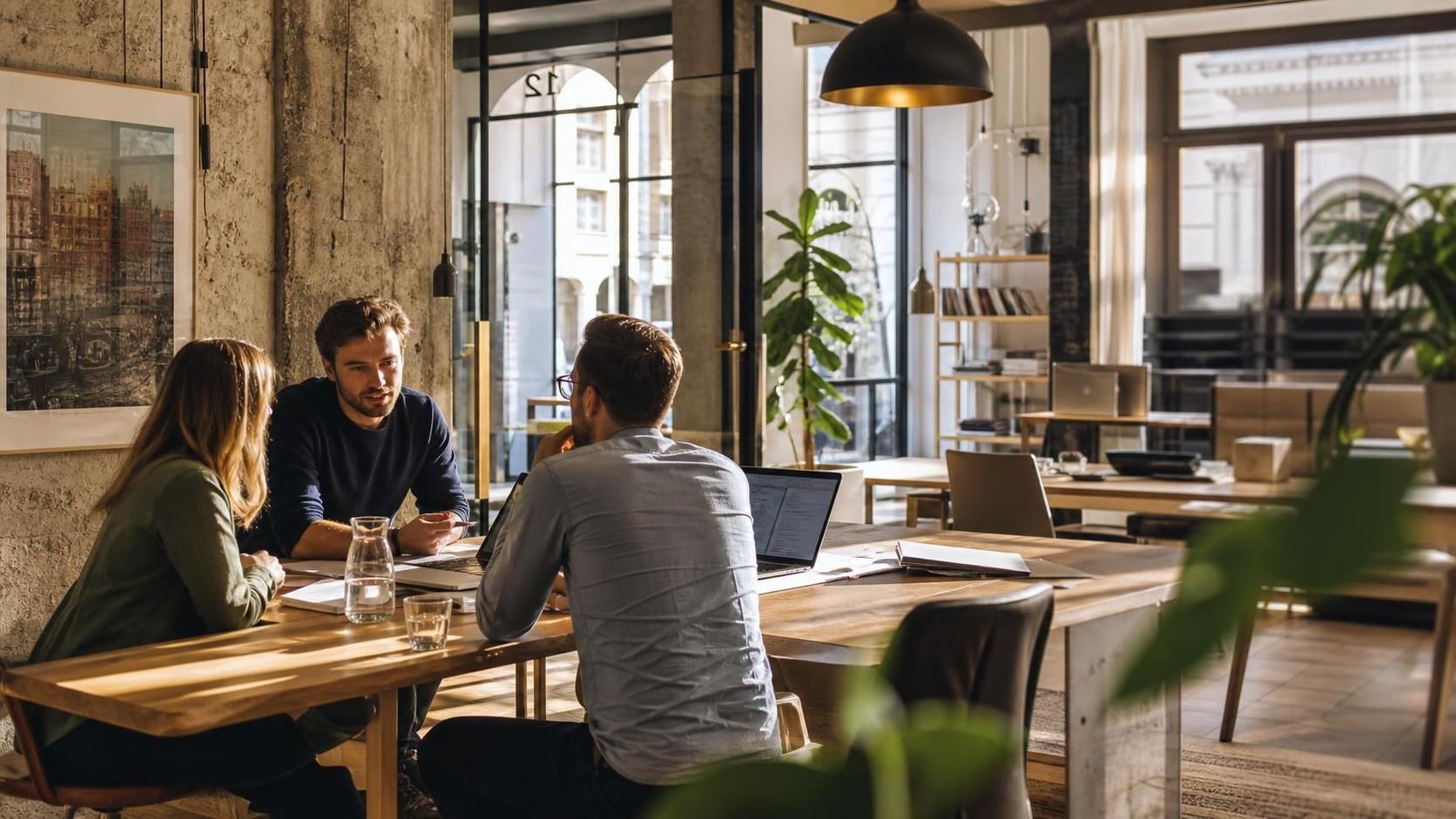 objevte nejlepší coworkingová místa v praze s moderními kancelářskými prostory, vysokorychlostním internetem a inspirativní komunitou pro vaše podnikání.