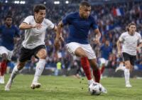 Francouzský fotbal v centru dění