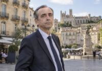 Robert Ménard: francouzský novinář a politik, který stojí v čele Béziers